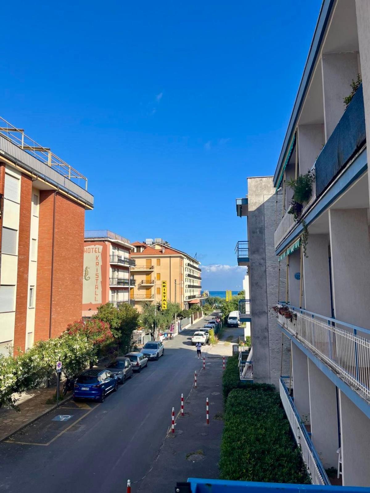 Appartamento A 100 Mt Dalla Spiaggia Diano Marina Exterior foto